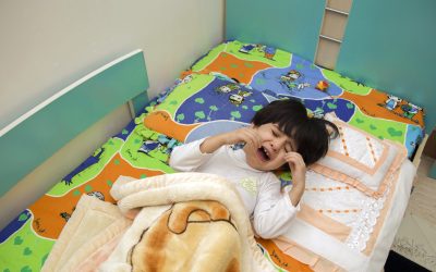 ¿Que debería hacer si mi hijo se despierta frecuentemente por la noche?
